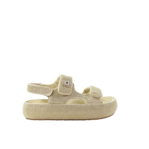 Damskie beżówe błyszczące sandały z regulacją  GOE TT2N4101