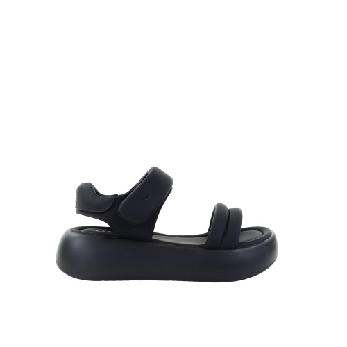 Damskie skórzane czarne  klapki  GOE TT2N4106