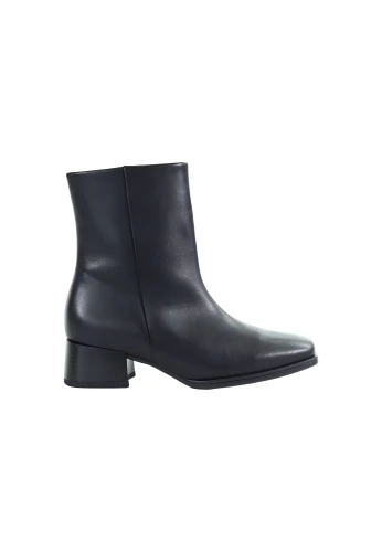 Damskie botki czarne Gabor 8067.01.001