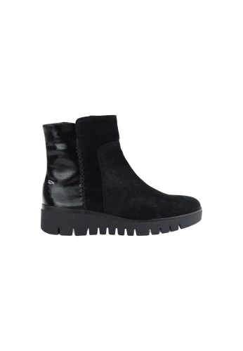 Damskie botki czarne Gabor 8015.02.001